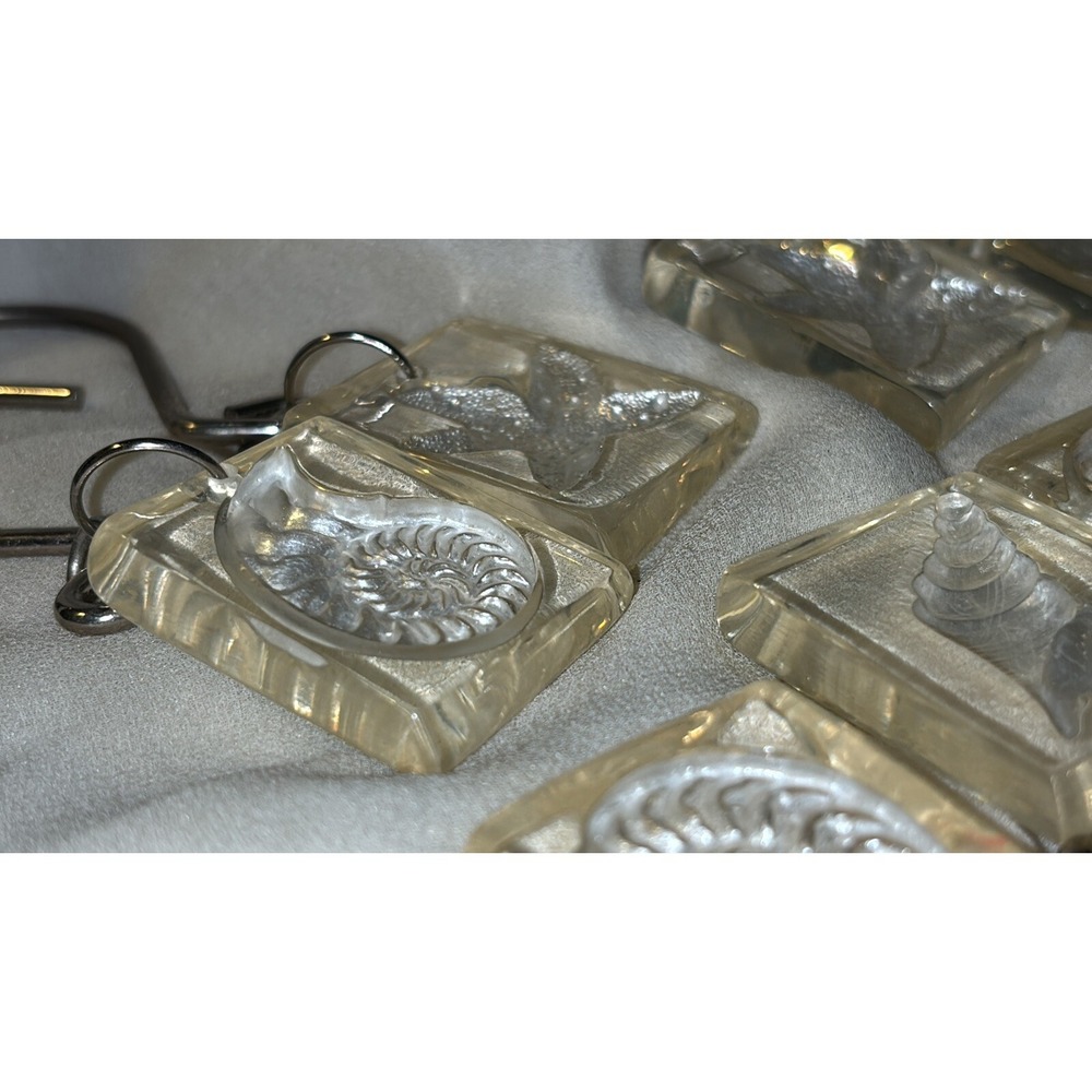 Lucite Etched Transparent Shell Shower Curtain Rings Ocean Seashore - Picture 9 of 9